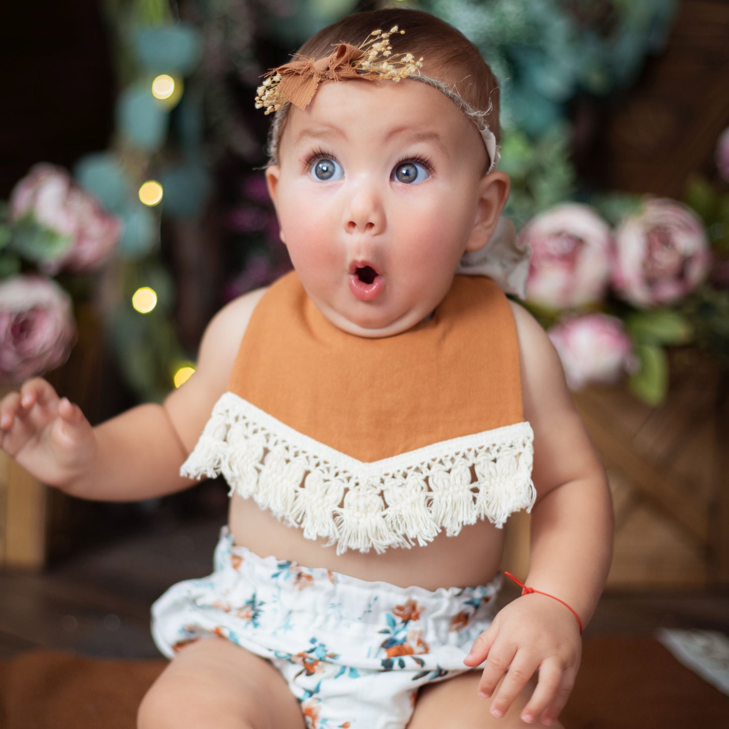 Sitting up baby photo shoot