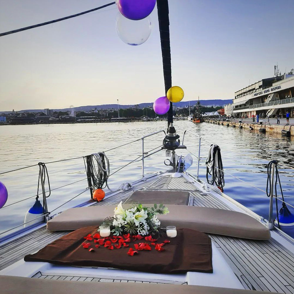 Romance under the stars: Yacht dinner and overnight stay
