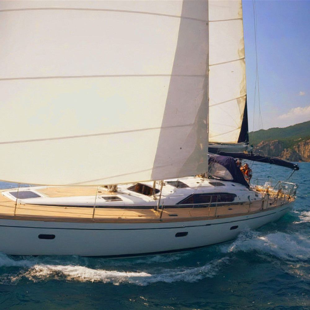 Romance under the stars: Yacht dinner and overnight stay