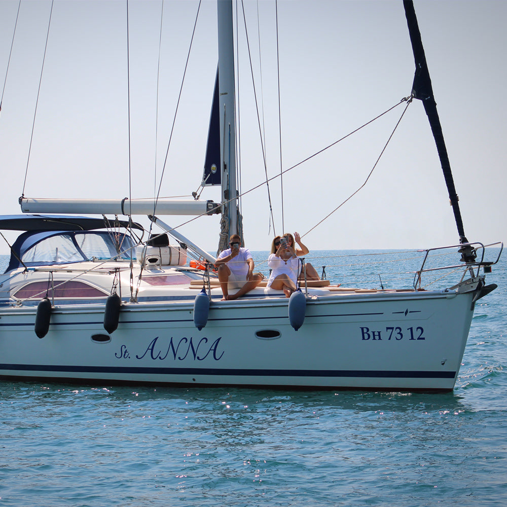 Romance under the stars: Yacht dinner and overnight stay