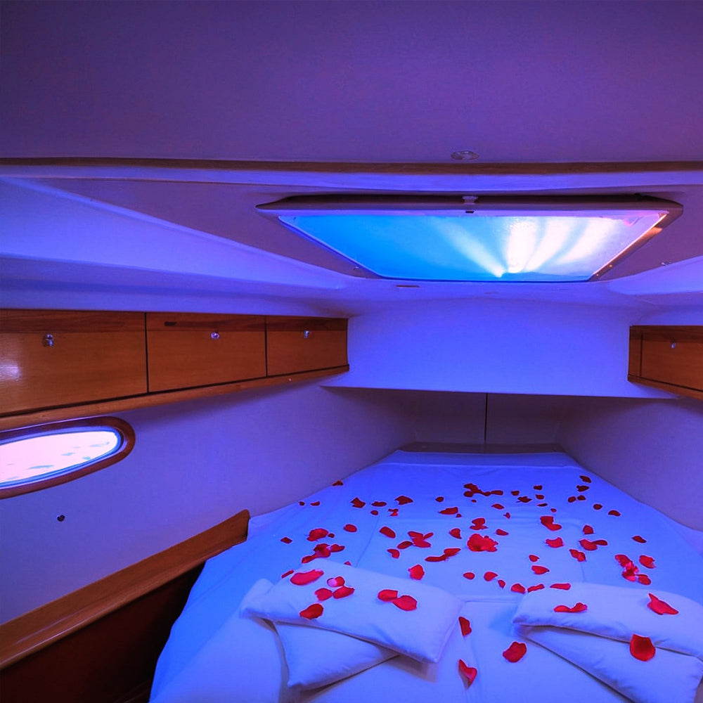 Romance under the stars: Yacht dinner and overnight stay