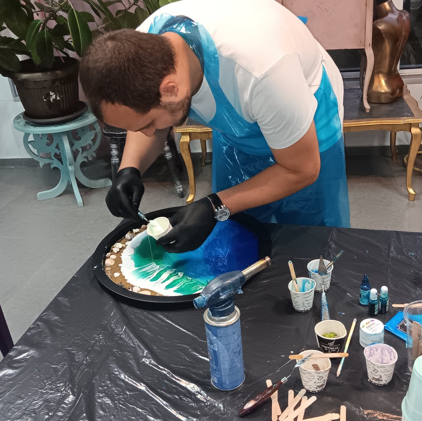 Table decoration workshop with epoxy resin