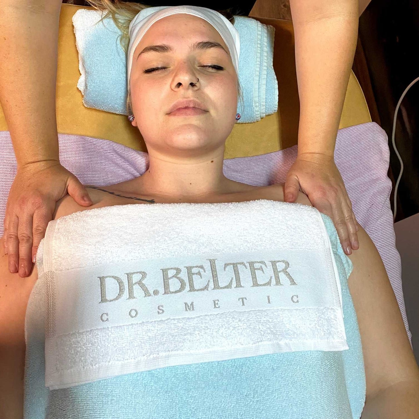 Full body and face relaxing massage