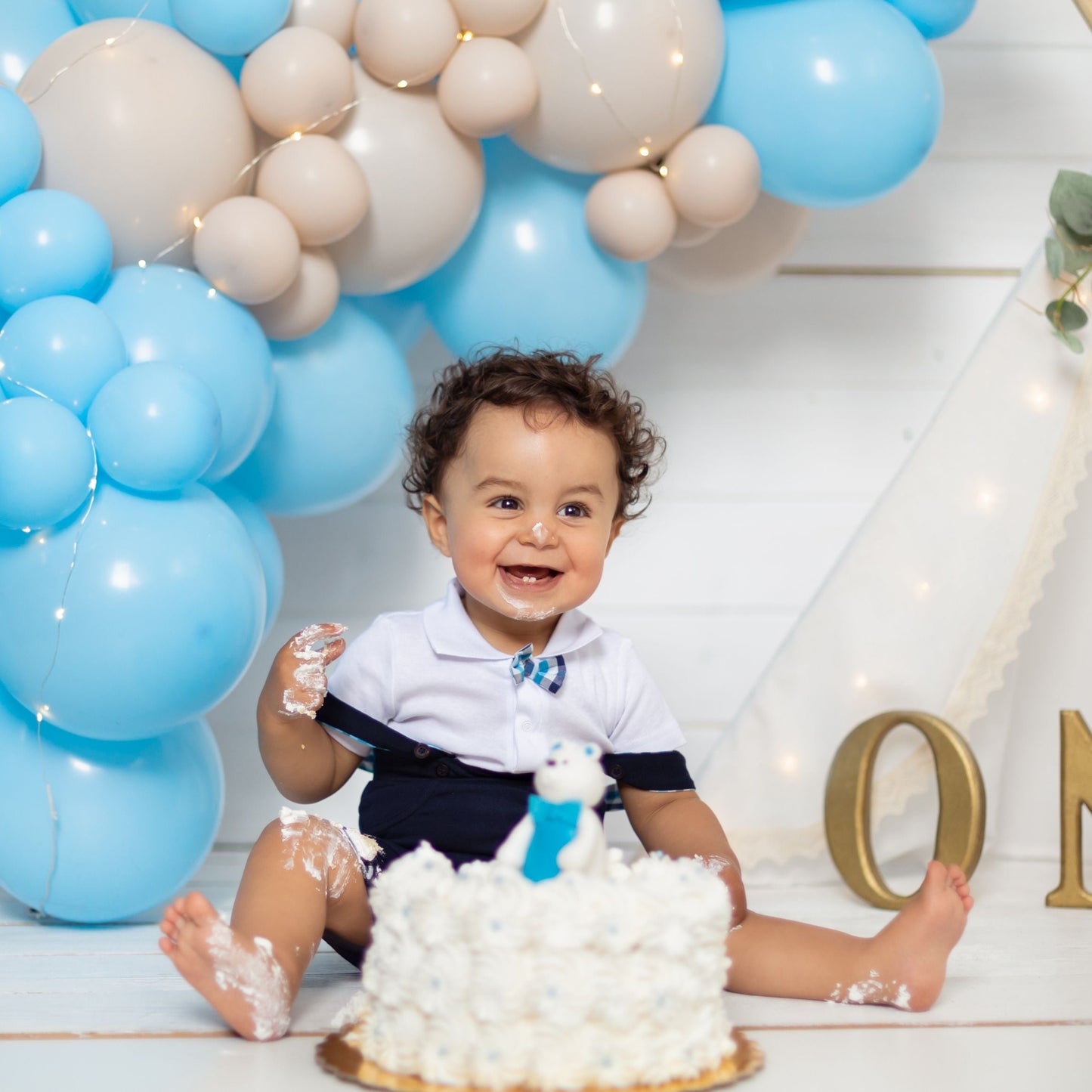Smash cake birthday photo shoot