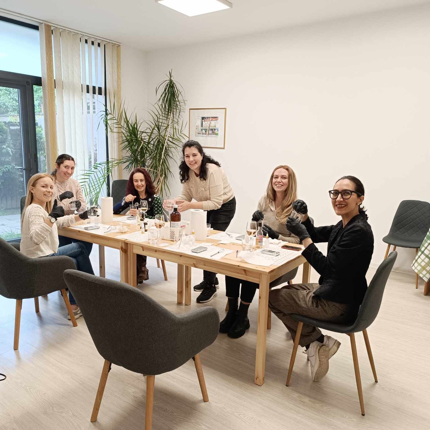 Celebrate in a unique and unforgettable way – with a personalized super face serum workshop