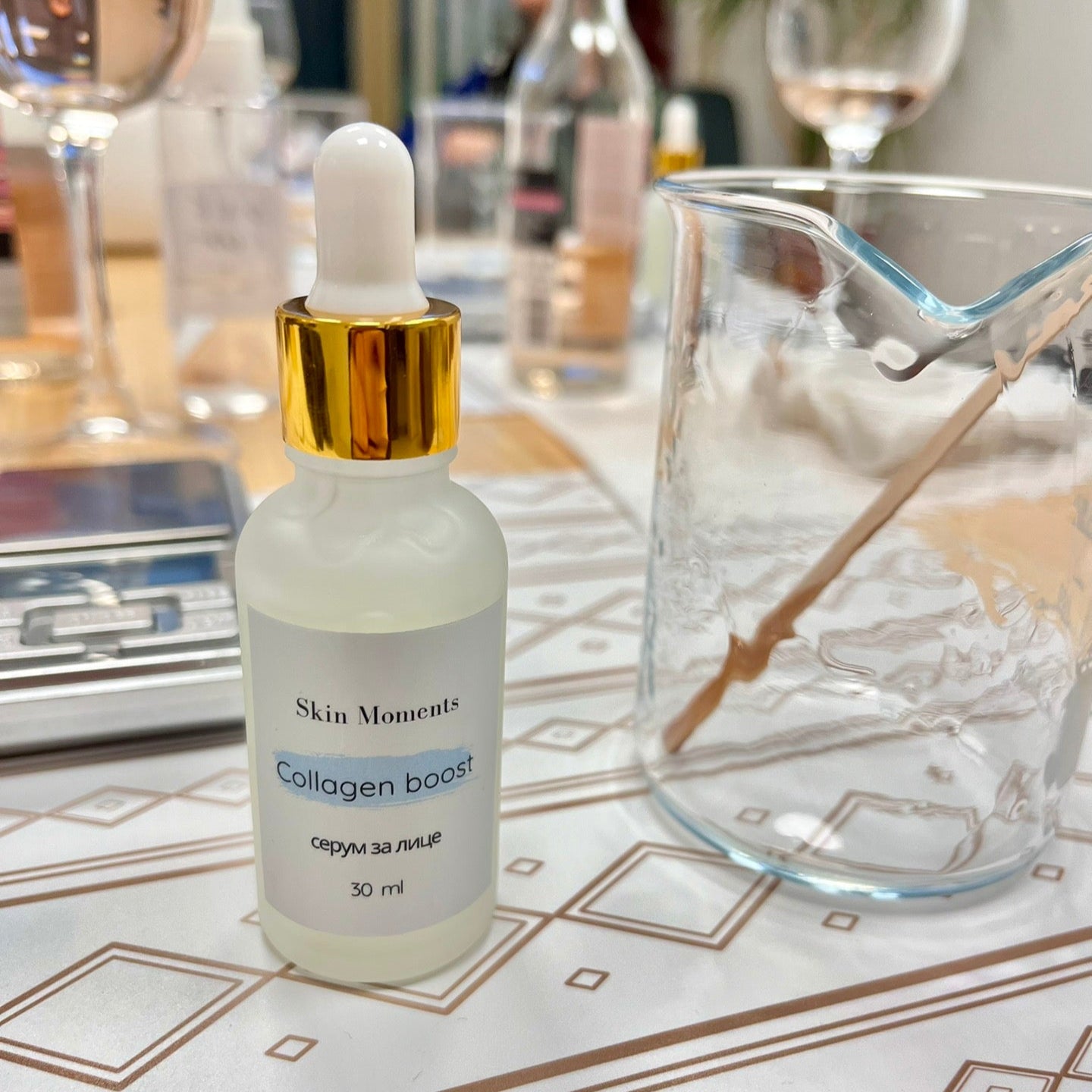 Celebrate in a unique and unforgettable way – with a personalized super face serum workshop