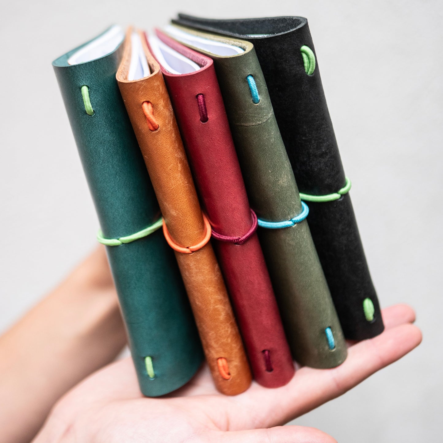 Workshop for a diy leather notebook