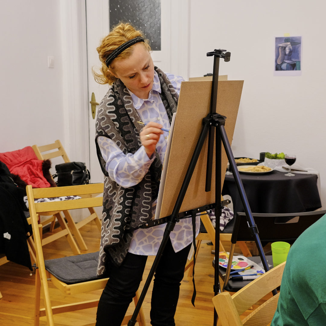 Paint like the greatest. Art class and theatrical performance