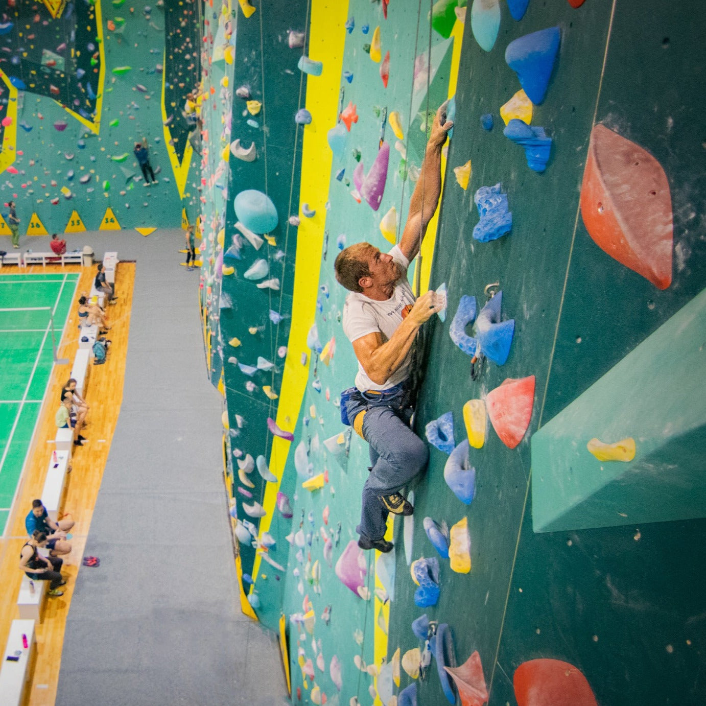 Individual indoor climbing lessons for beginners