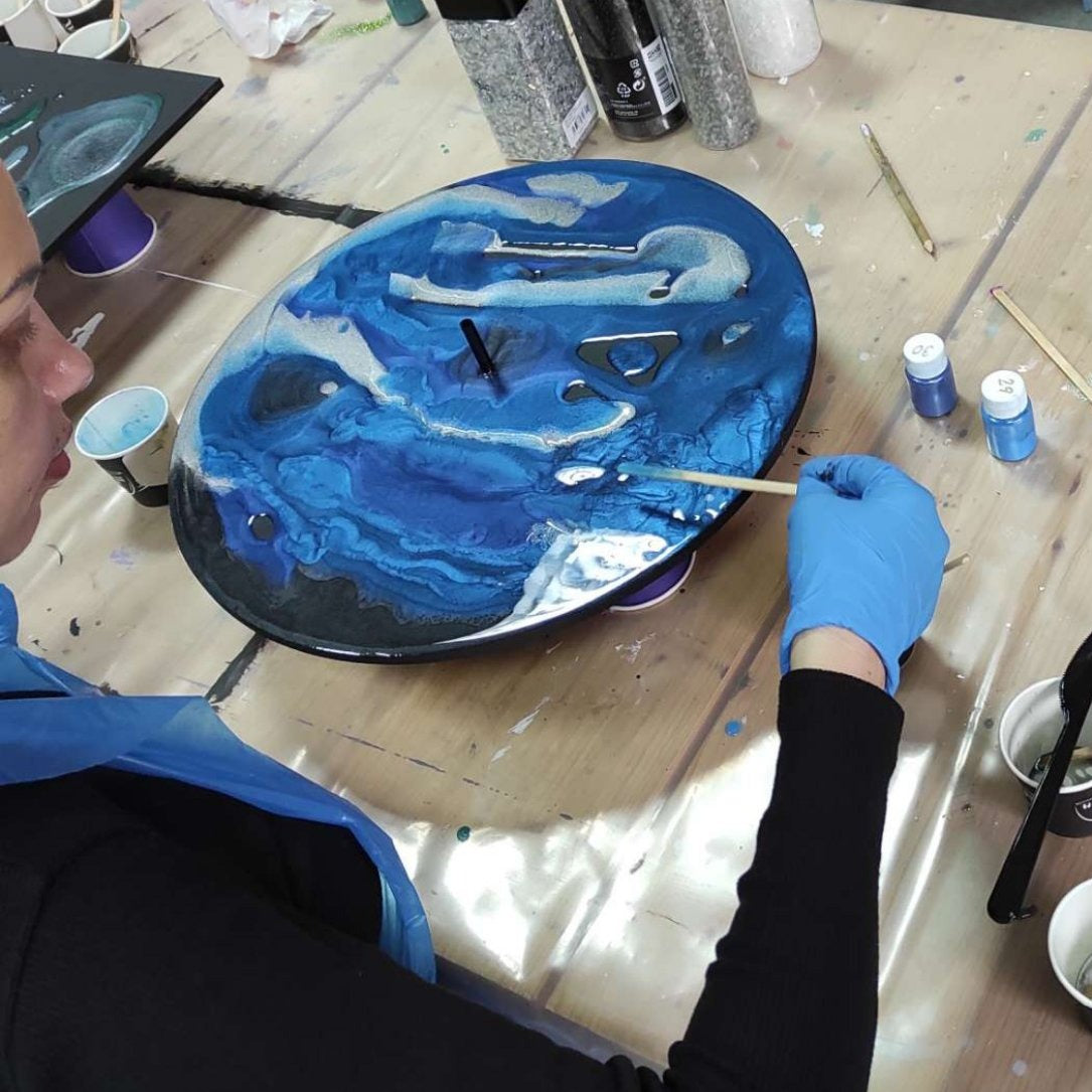 Epoxy resin wall clock workshop