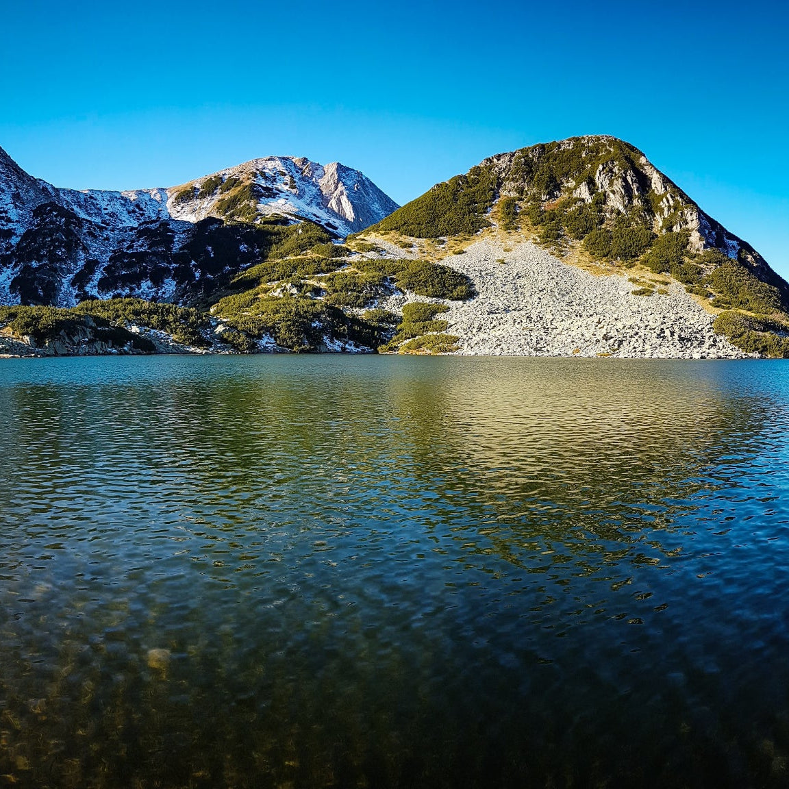 Discover the beauty of Bulgaria! Mountain trek to Sinanitsa, Muratov Peak and the Georgiyski Lakes