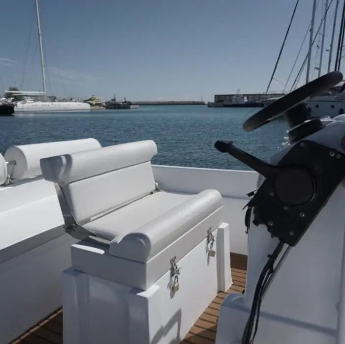 Sea experience. Relaxation and adventure on a boat