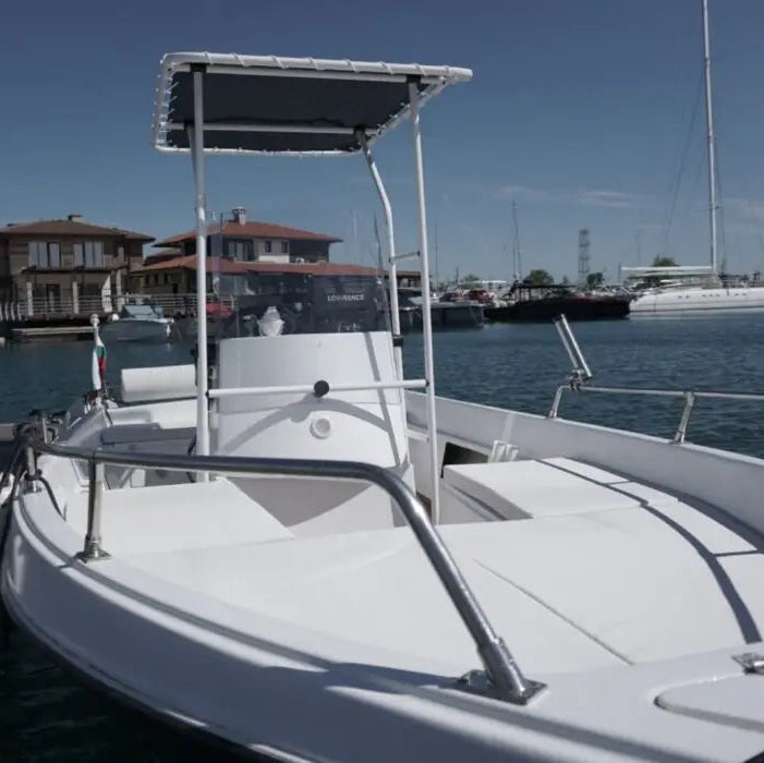Sea experience. Relaxation and adventure on a boat