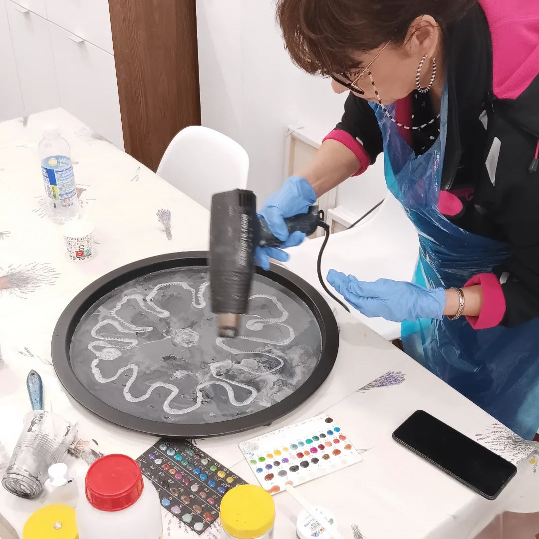 Table decoration workshop with epoxy resin