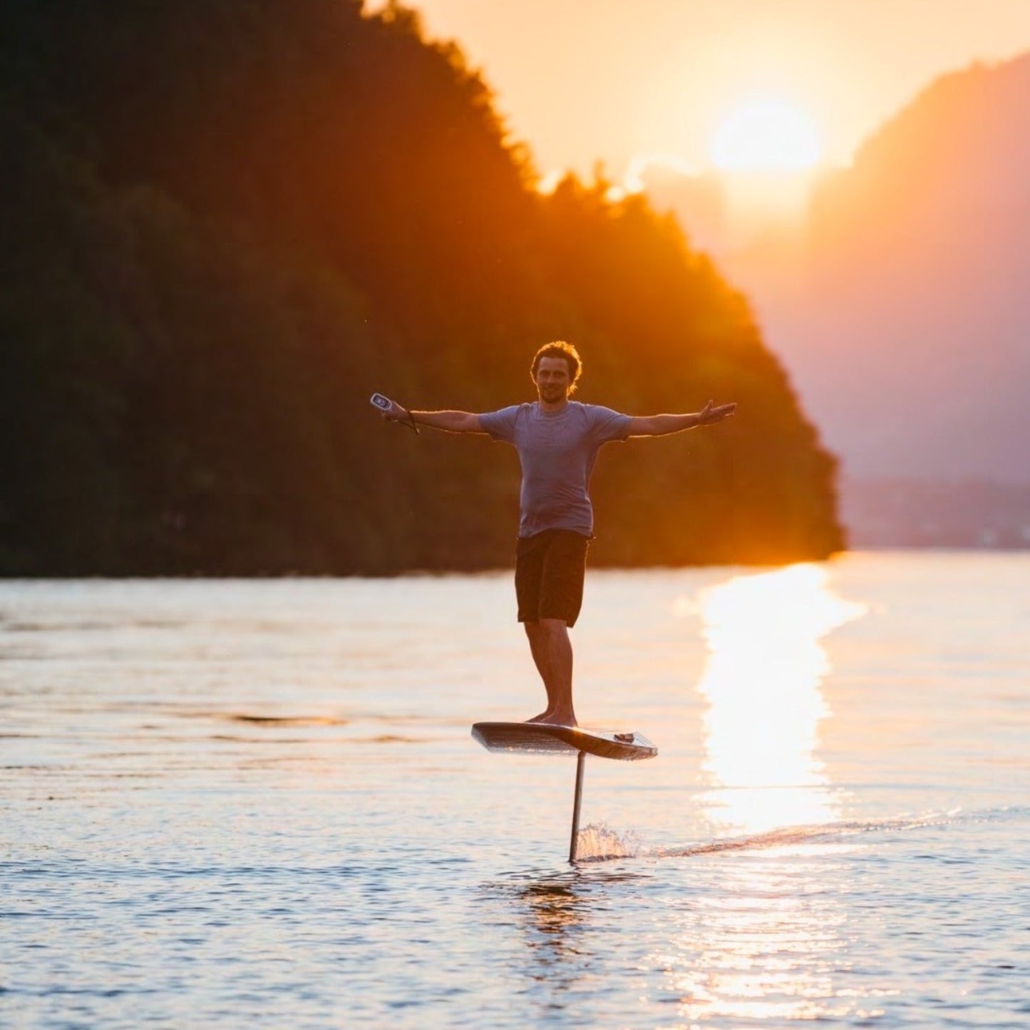 Water adrenaline. Efoil surfing on Iskar dam