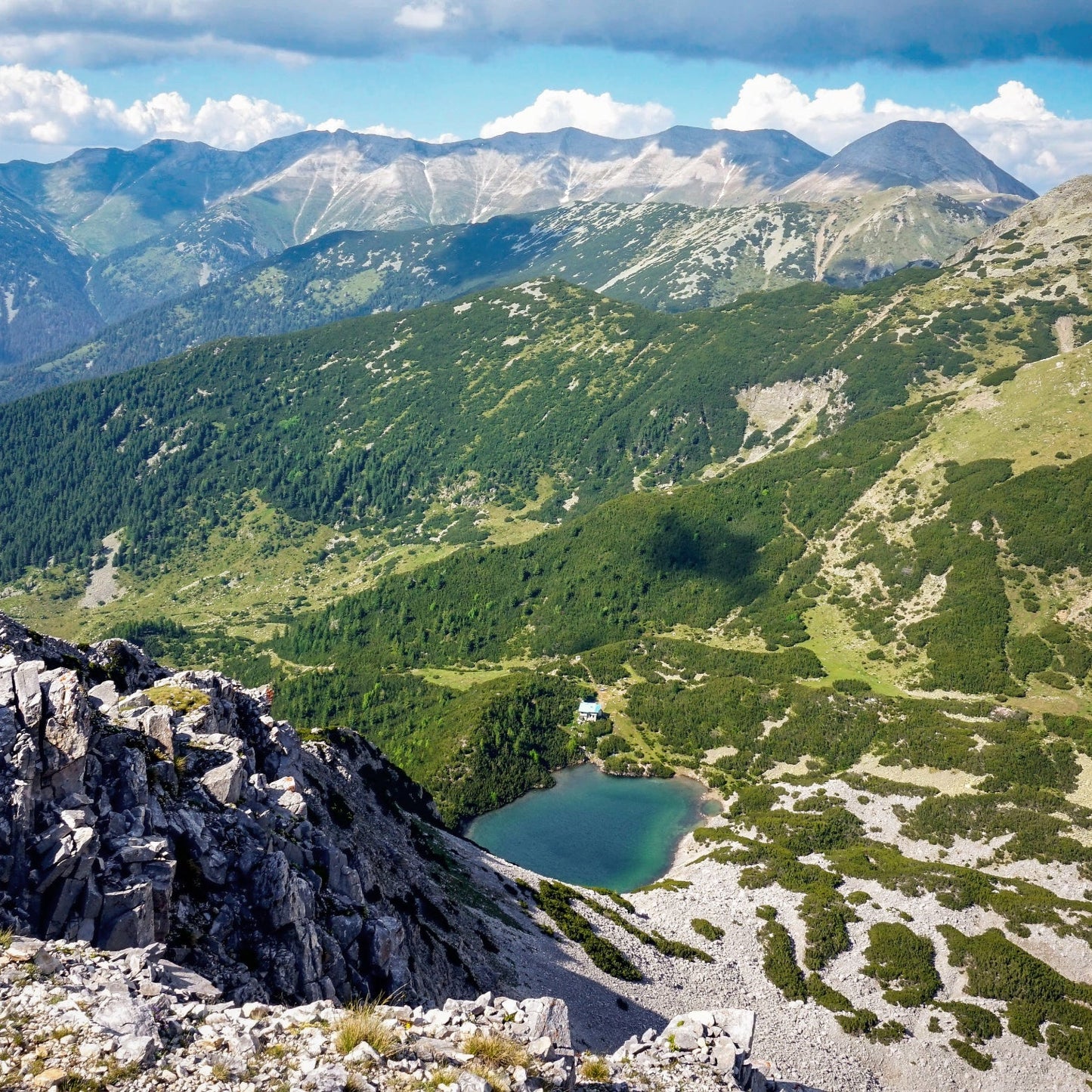 Discover the beauty of Bulgaria! Mountain trek to Sinanitsa, Muratov Peak and the Georgiyski Lakes