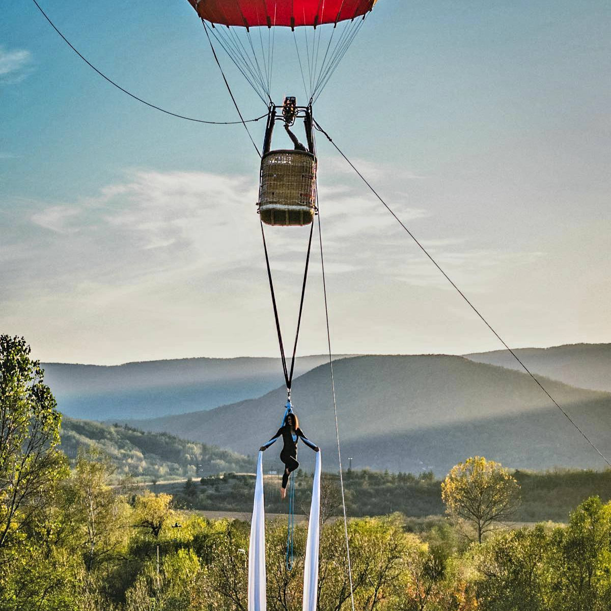 Panoramic balloon ascent and HD camera shooting on a location of your choice