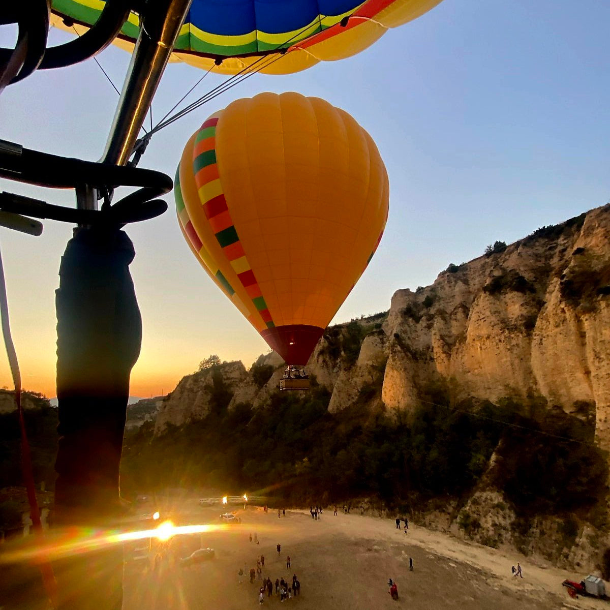 Panoramic balloon ascent and HD camera shooting on a location of your choice