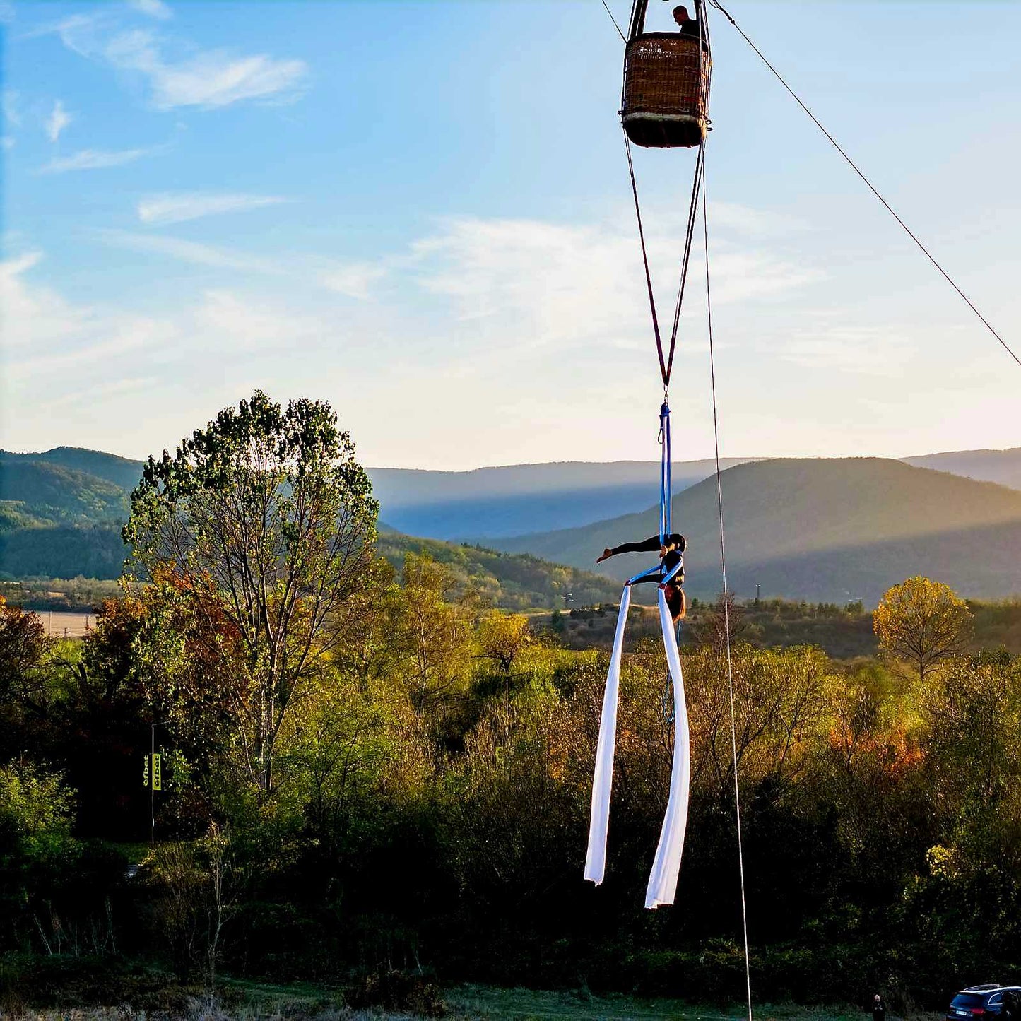 Panoramic balloon ascent and HD camera shooting on a location of your choice