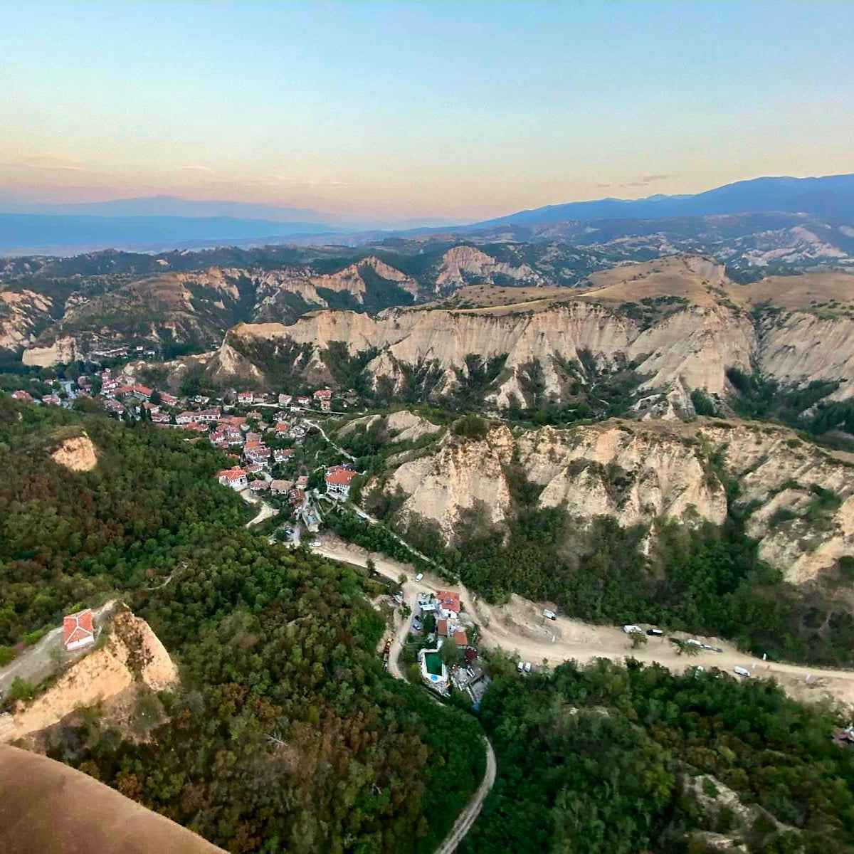 Panoramic balloon ascent and HD camera shooting on a location of your choice