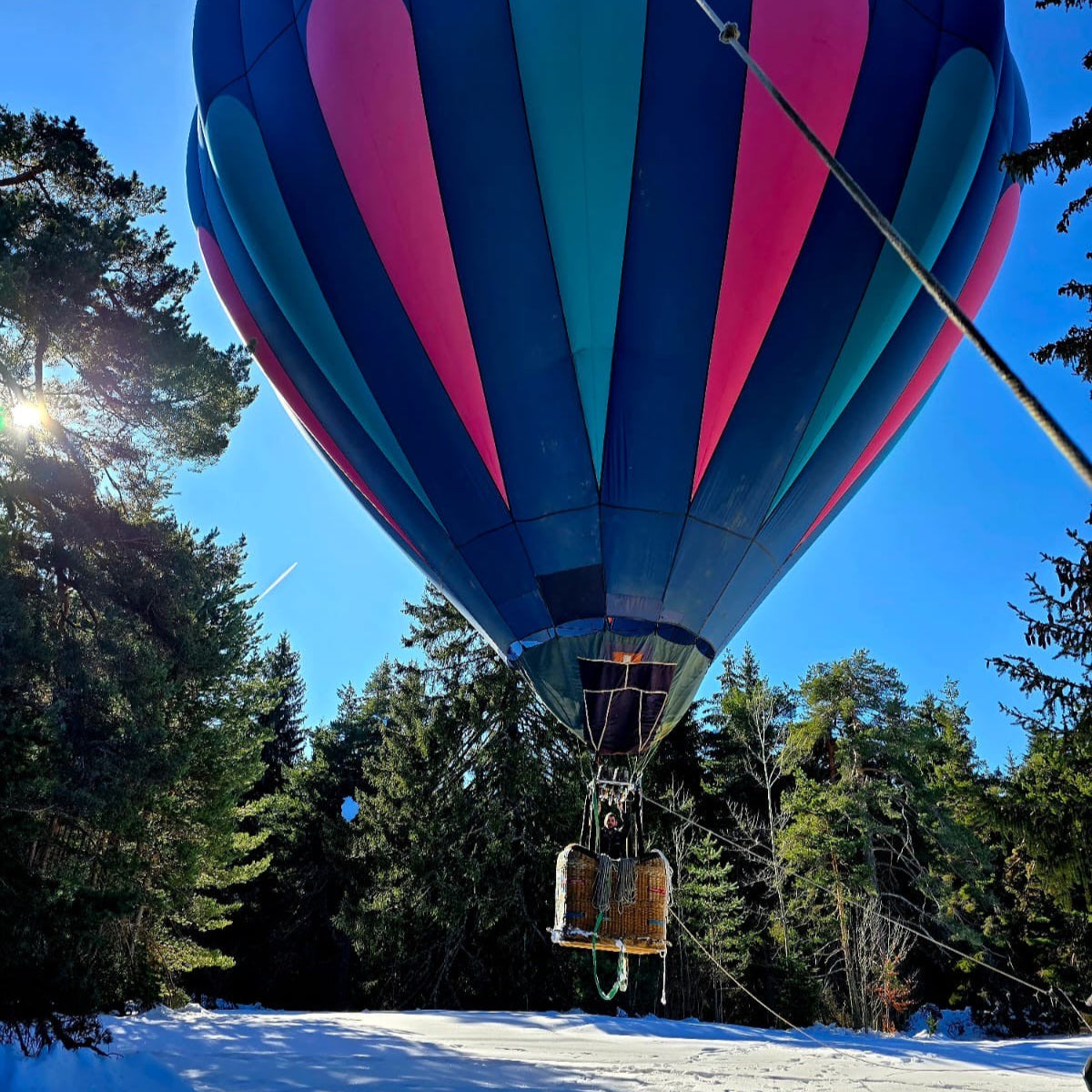 Panoramic balloon ascent in Borovets