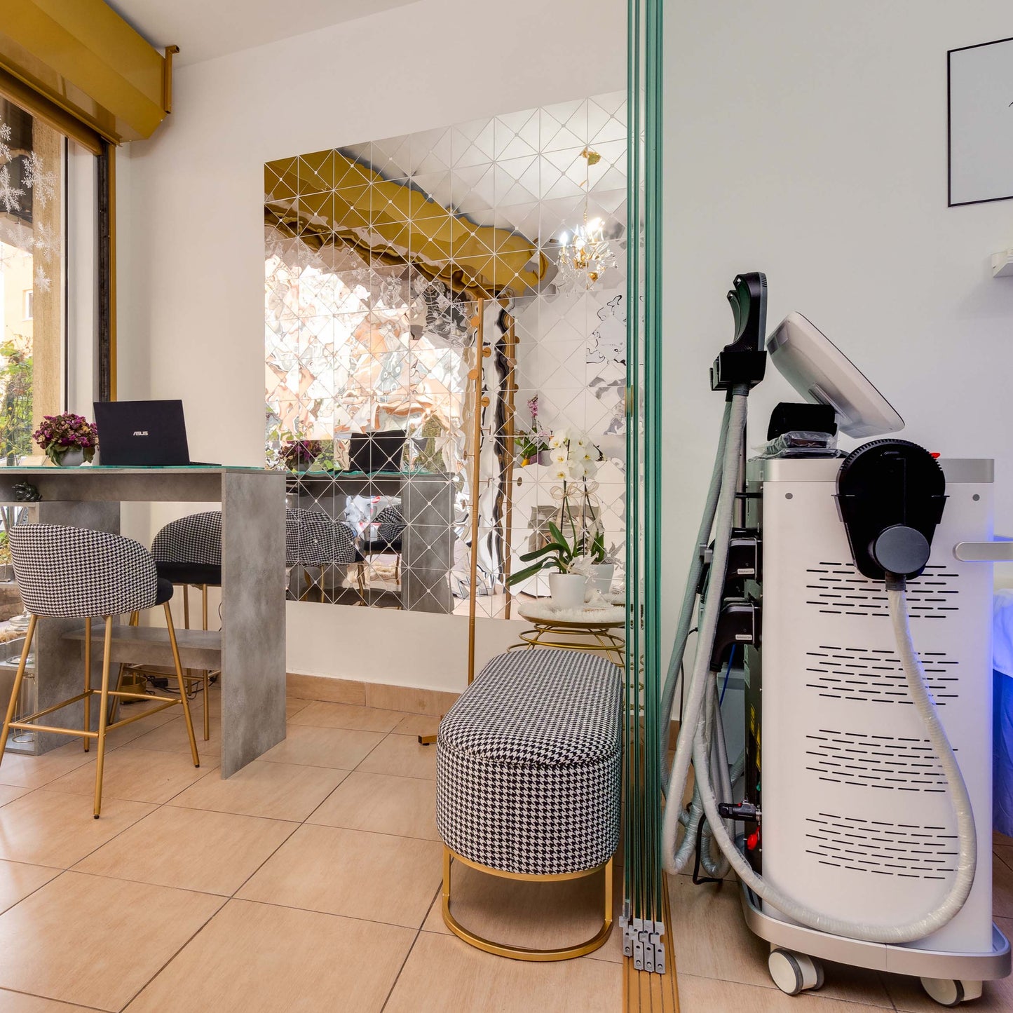 Rejuvenating luxurious facial therapy