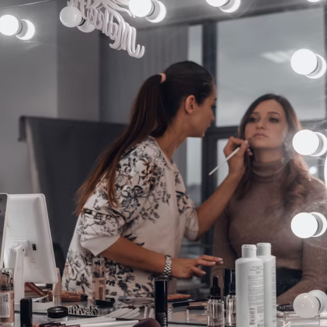 Beauty makeup trends: colors, textures and techniques