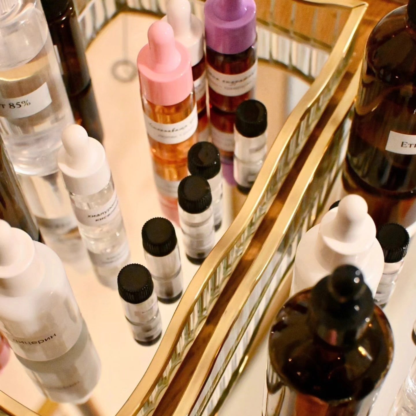 Celebrate in a unique and memorable way - with a lip gloss and lip scrub workshop.