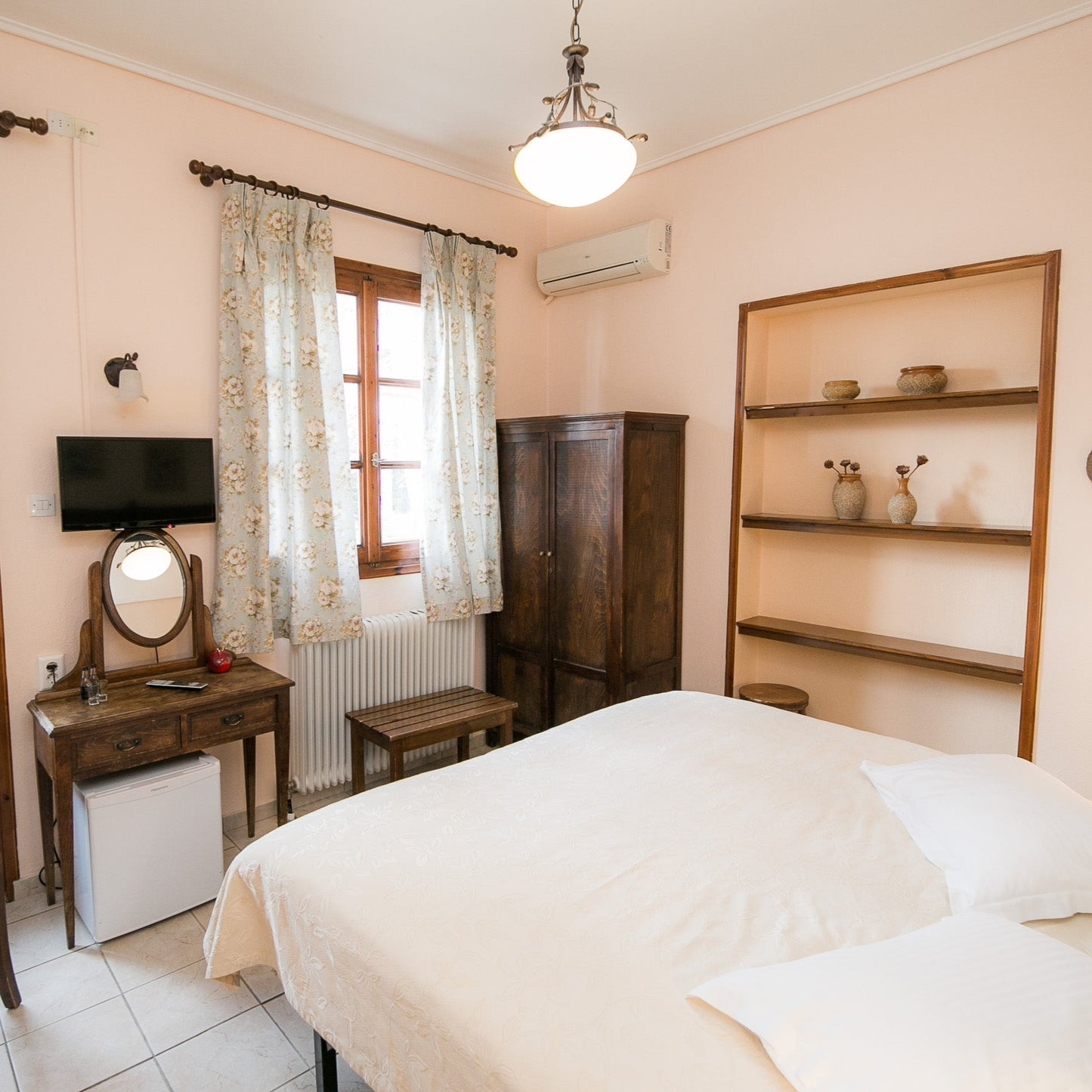 Gastronomic escape for two in Portaria. Greece