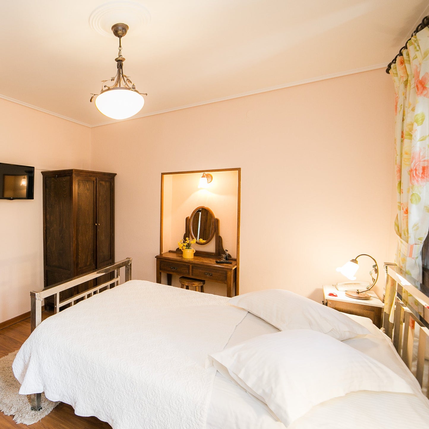 Gastronomic escape for two in Portaria. Greece