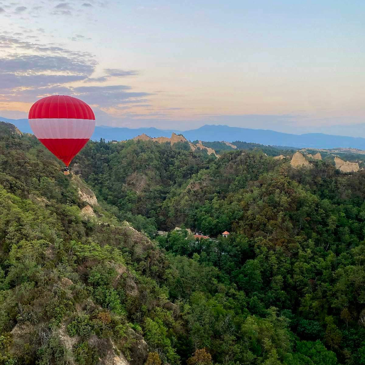 Balloon flight in a group on a location of your choice