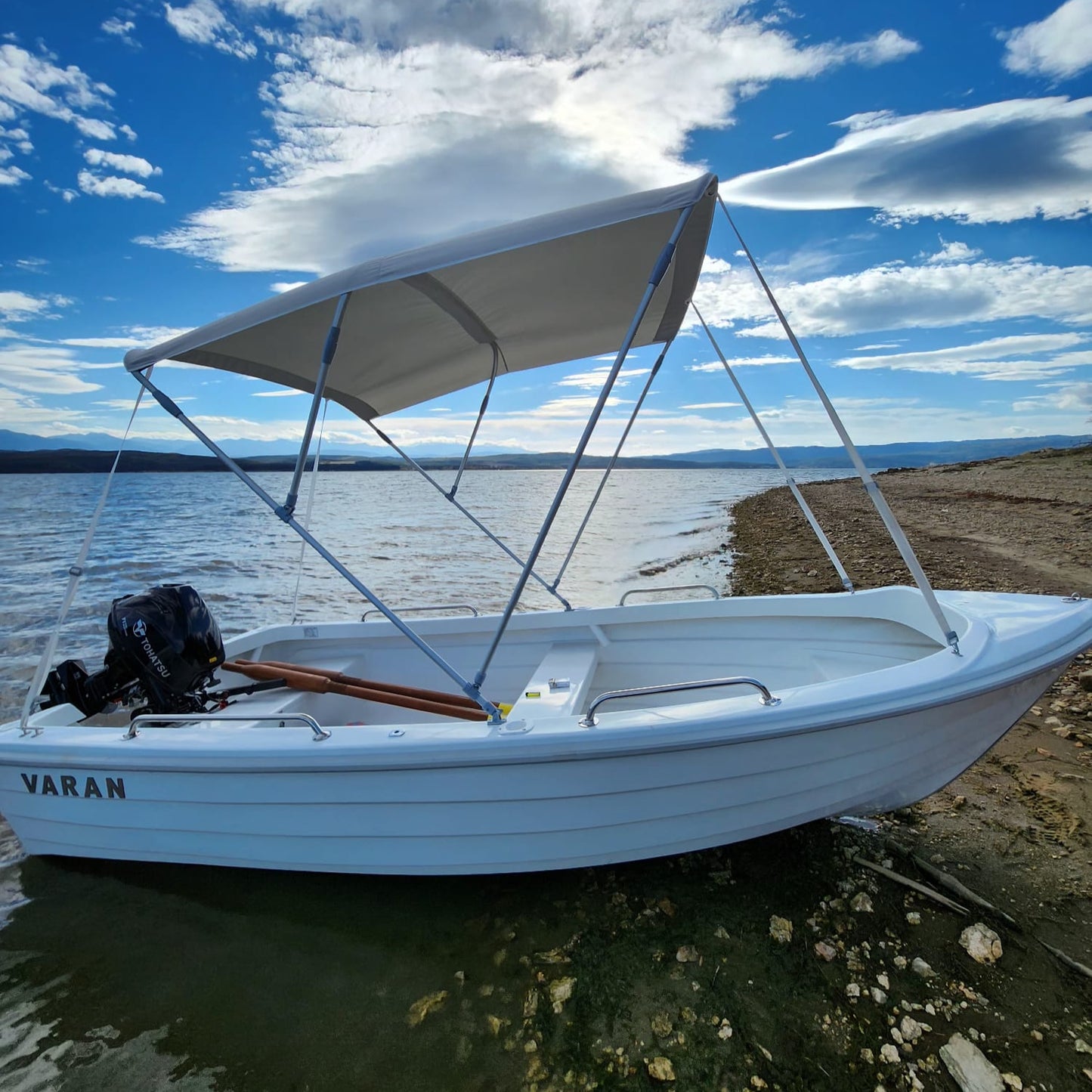 Enjoy your day with family or friends with a motor boat hire on Iskar Dam