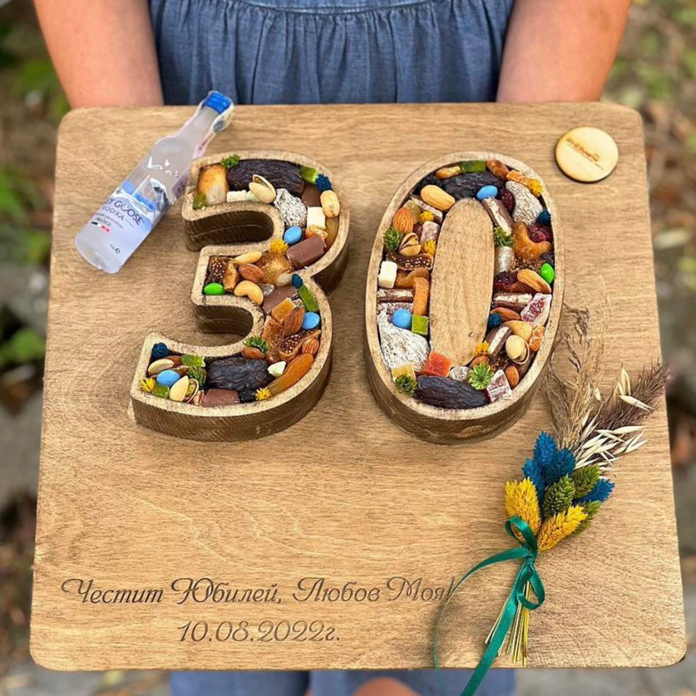 Say: "I love you", "Thank you" or "I appreciate you" ... with a wooden chest!