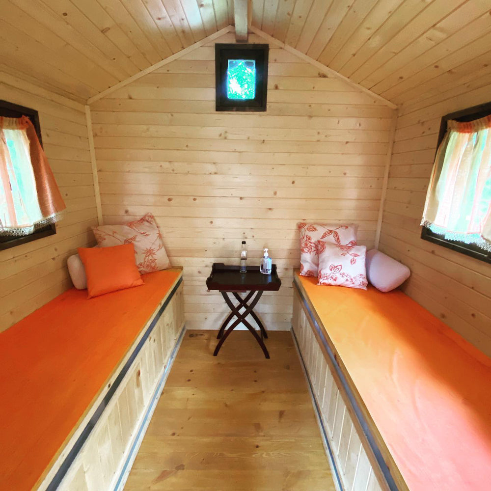 A bee bed experience and a special bee gift