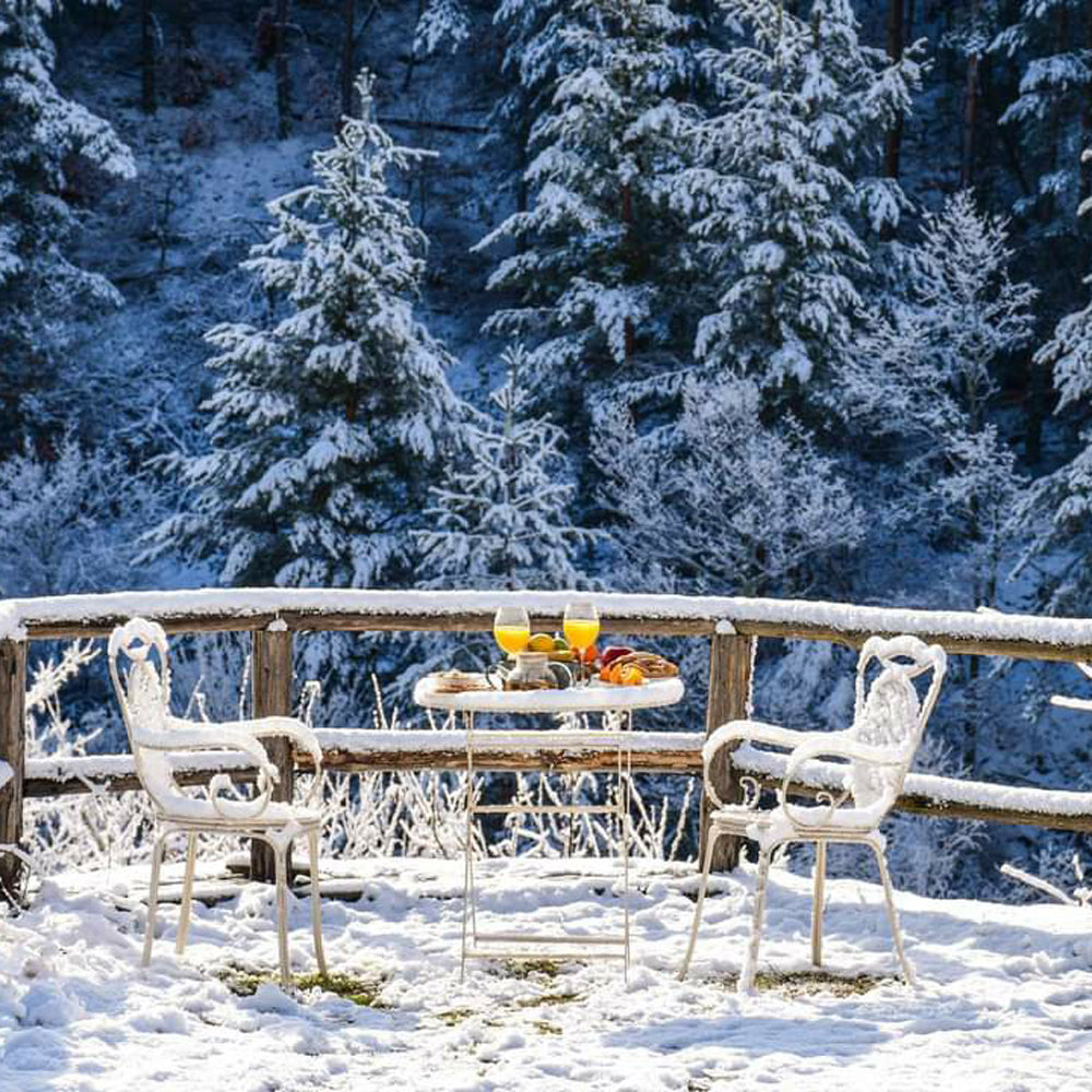 Escape in the wild in Leshten for two