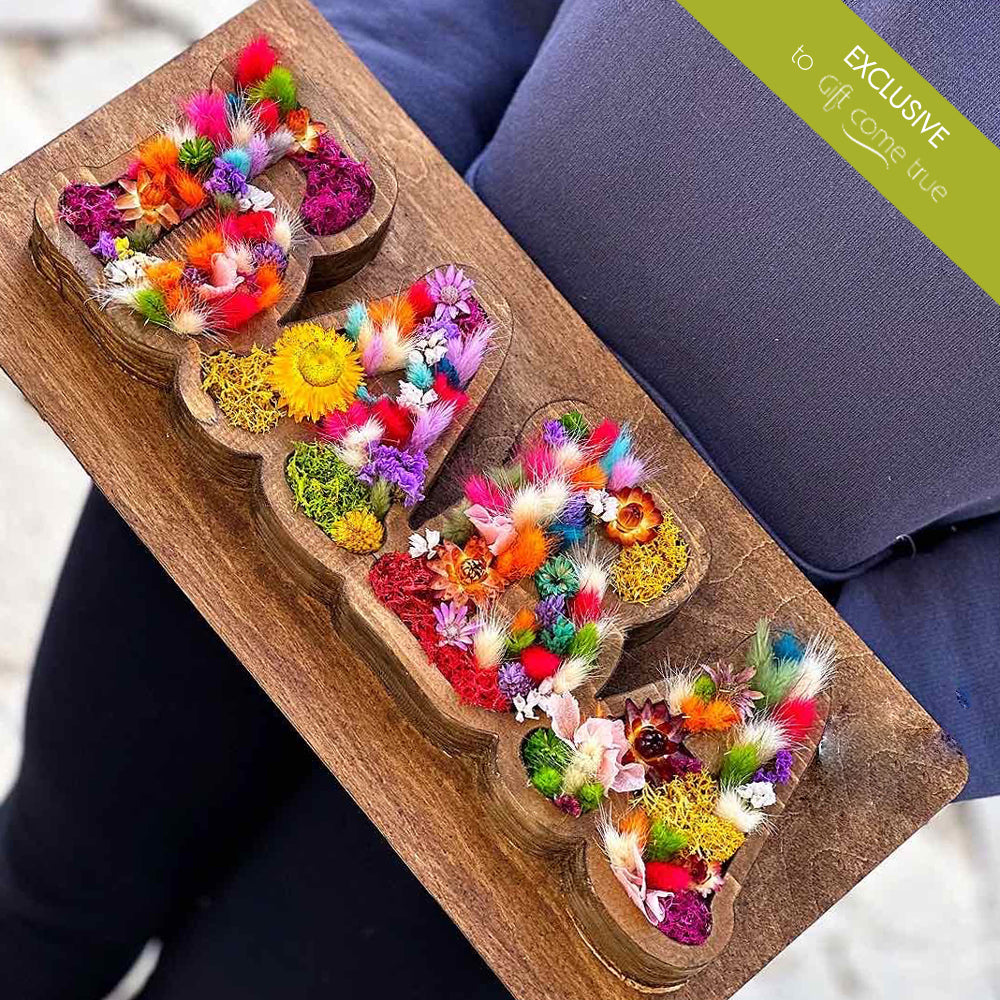 Say: "I love you", "Thank you" or "I appreciate you" ... with a wooden chest!