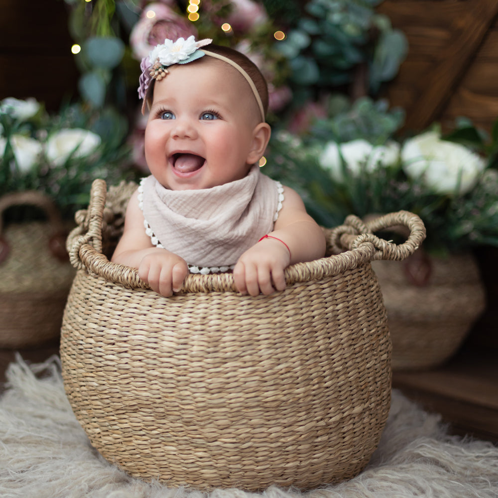 Sitting up baby photo shoot