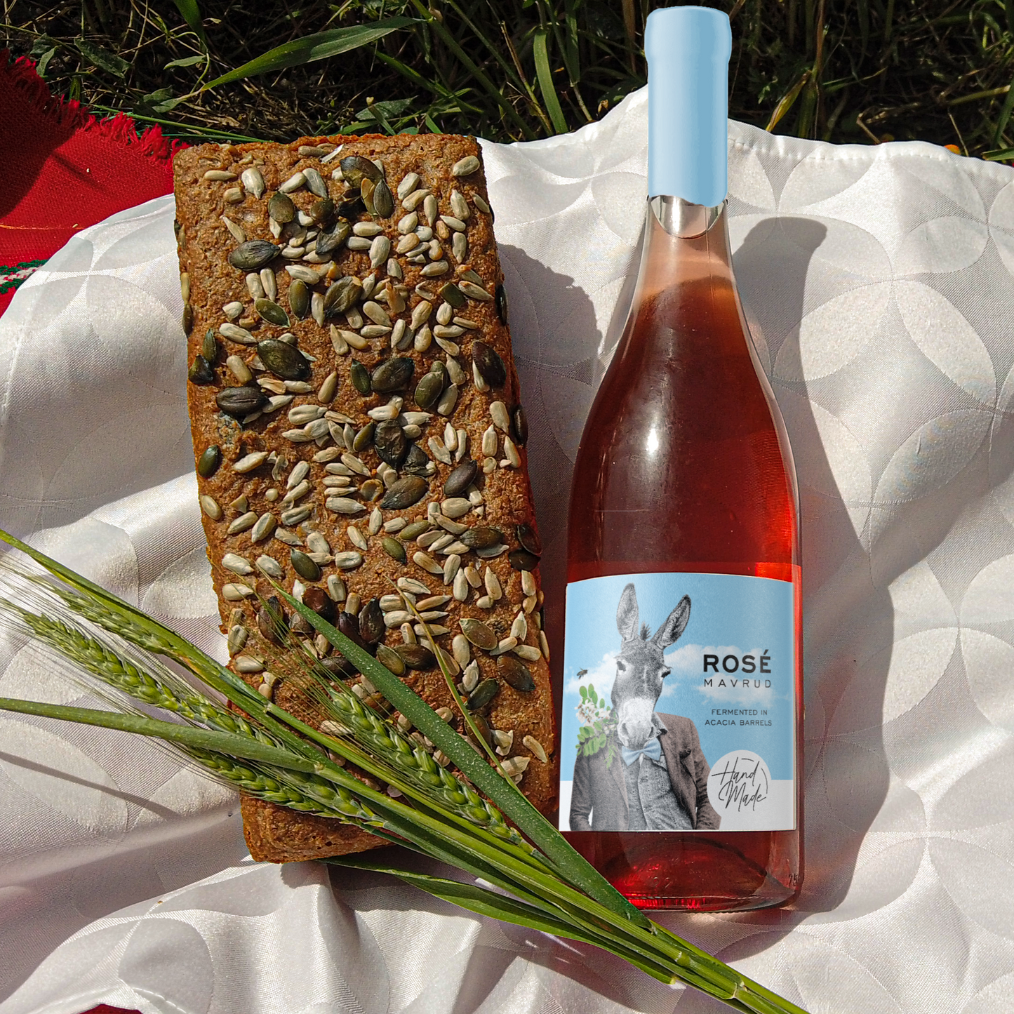 Follow the wine path step by step: Craft wine tasting for two. Parvomay