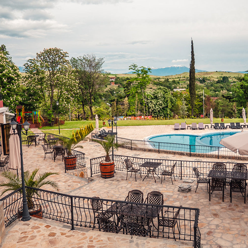 Ancient history, premium wines and relaxation amongst greenery and coziness