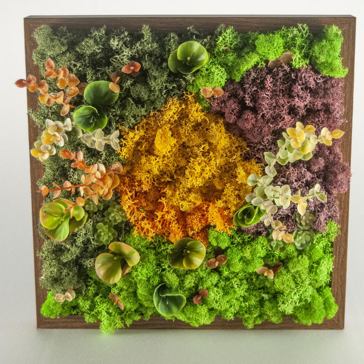 Unique green paintings from Scandinavian moss