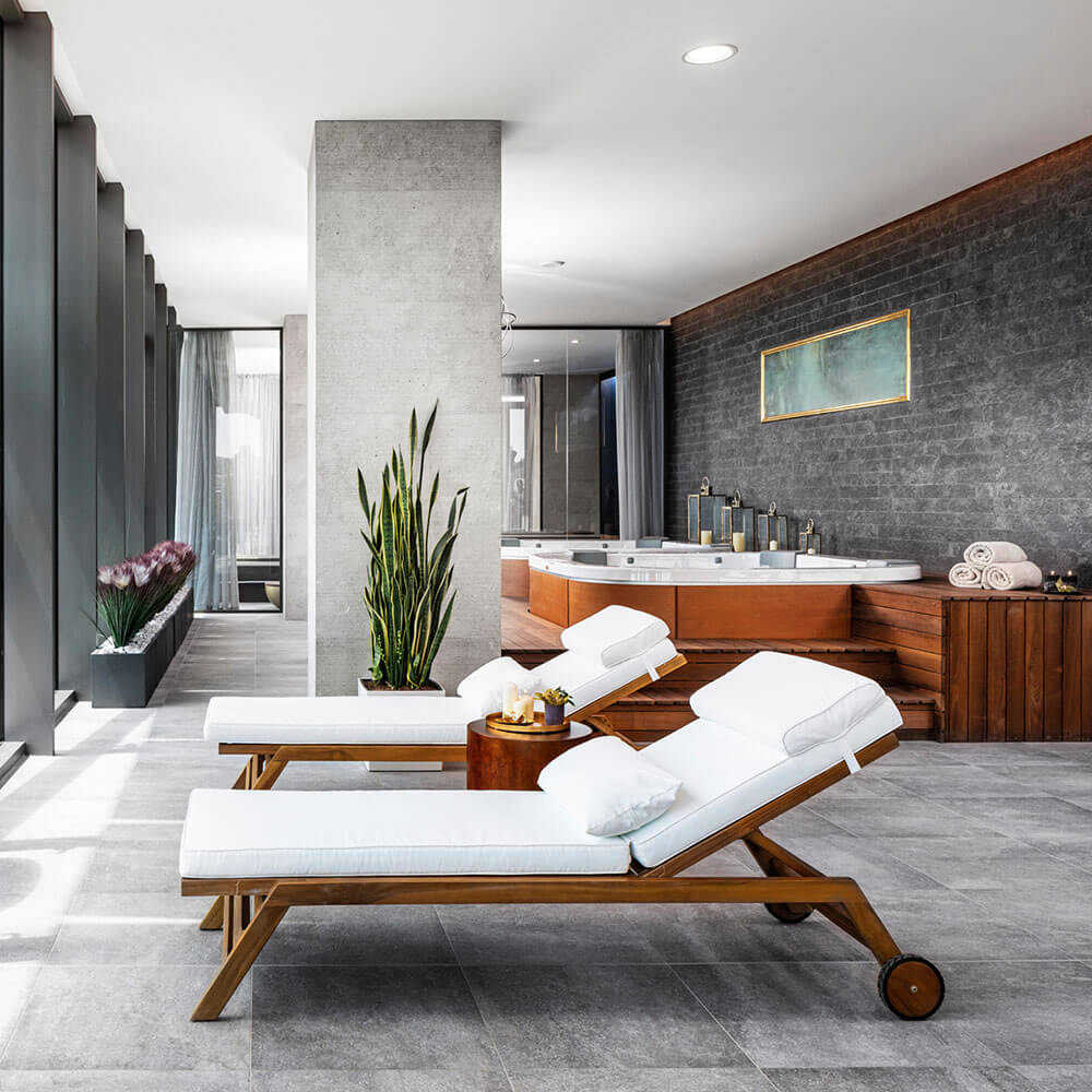 Feel regenerated in the Thermal and Aqua zone in the most modern SPA center in Bulgaria. Three hours in a state of absolute pleasure