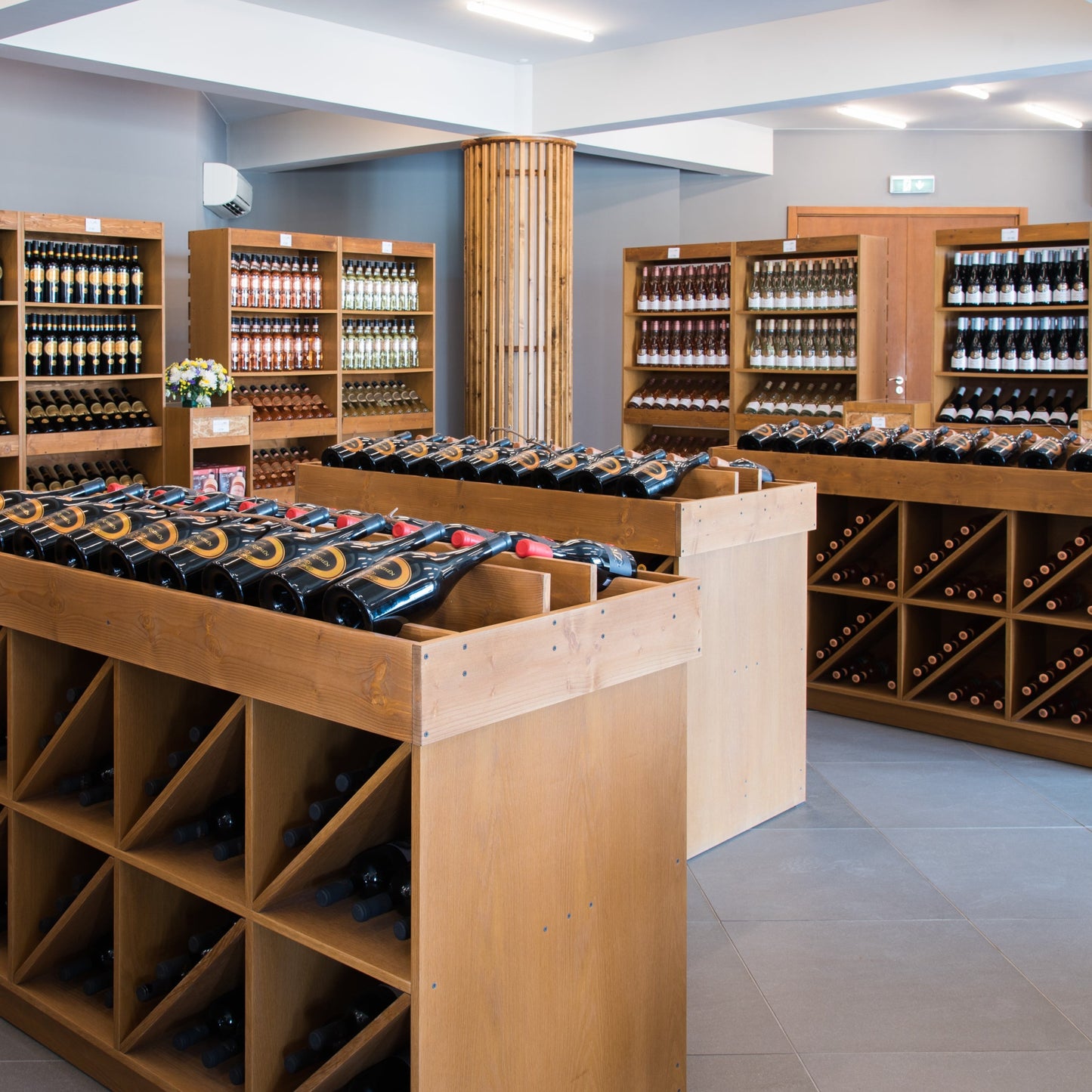 Zlaten Rozhen: wine tasting and retro car museum visit for two