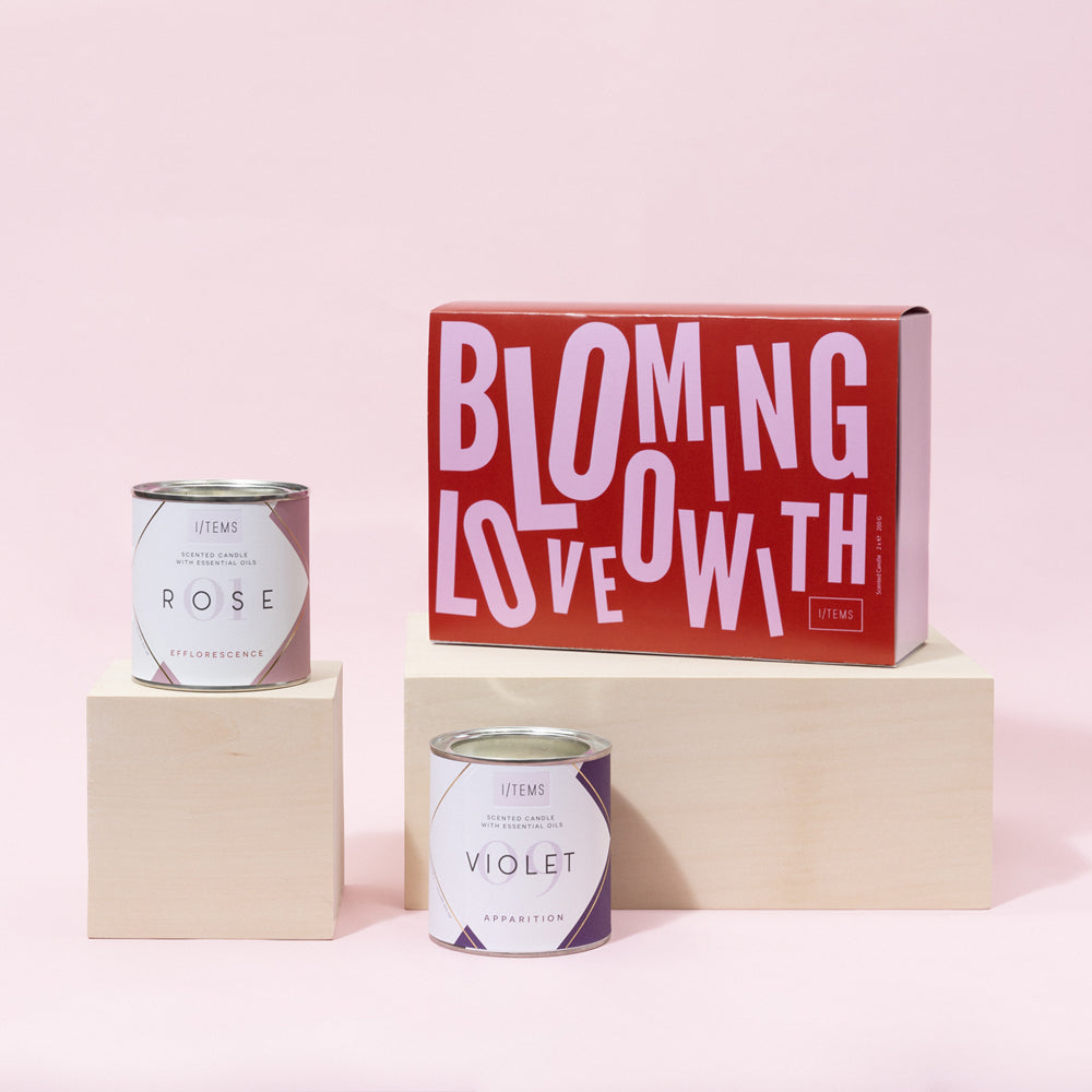 With the scent of love. Set of two candles blooming love