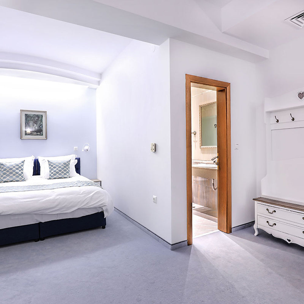 Ancient history, premium wines and relaxation amongst greenery and coziness