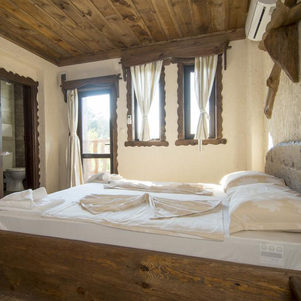 3 in 1 good vibes at the "Old Houses": Jeep safari, shooting training and wine tasting for two. Medovo village