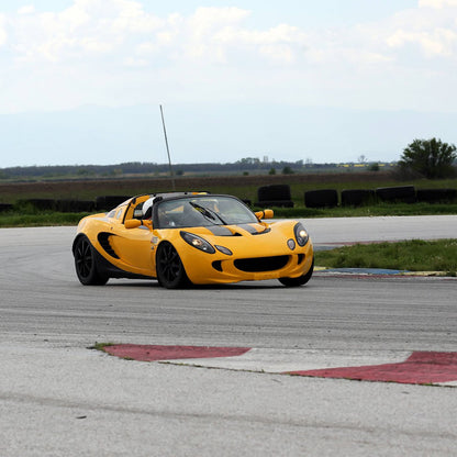 Lotus Elise - Control. Speed. Adrenaline. 100 km / h in less than 5 seconds