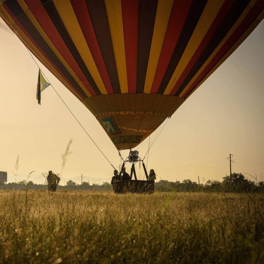 DELUXE 30min balloon free flight, 4K filming + a bottle sparkling wine