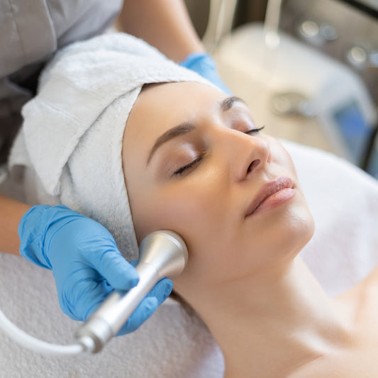 Diamond Glow Therapy – A New Beginning for Your Skin