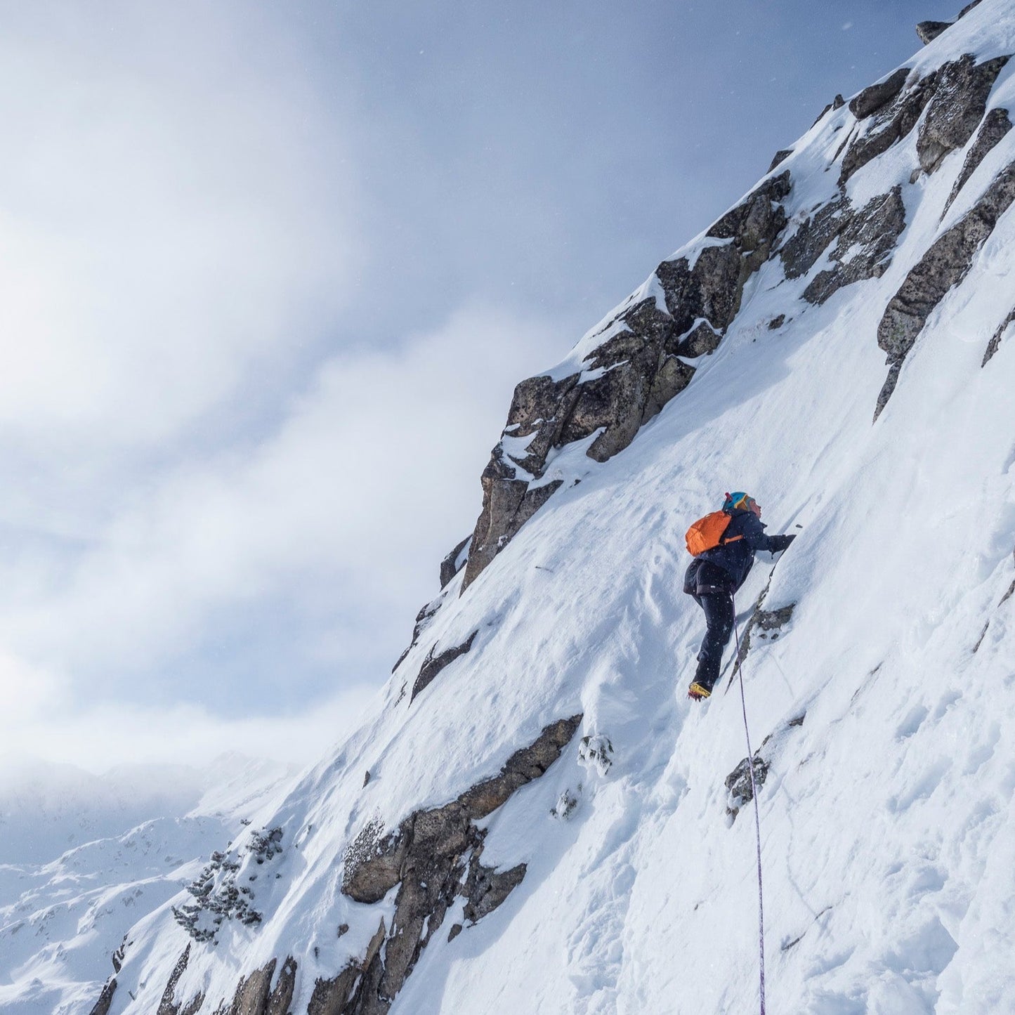 Winter alpinism for beginners. Muratov peak