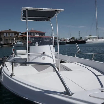 Sea experience. Relaxation and adventure on a boat